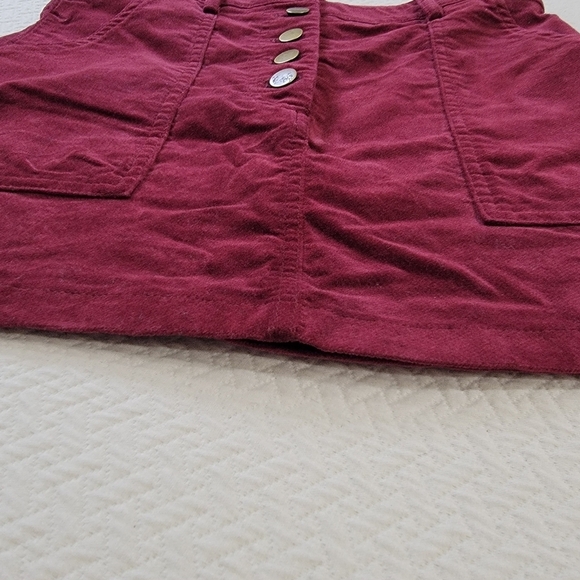 Forever 21 Burgundy Skirt with Gold Buttons Size Medium Mini Casual - Picture 6 of 12